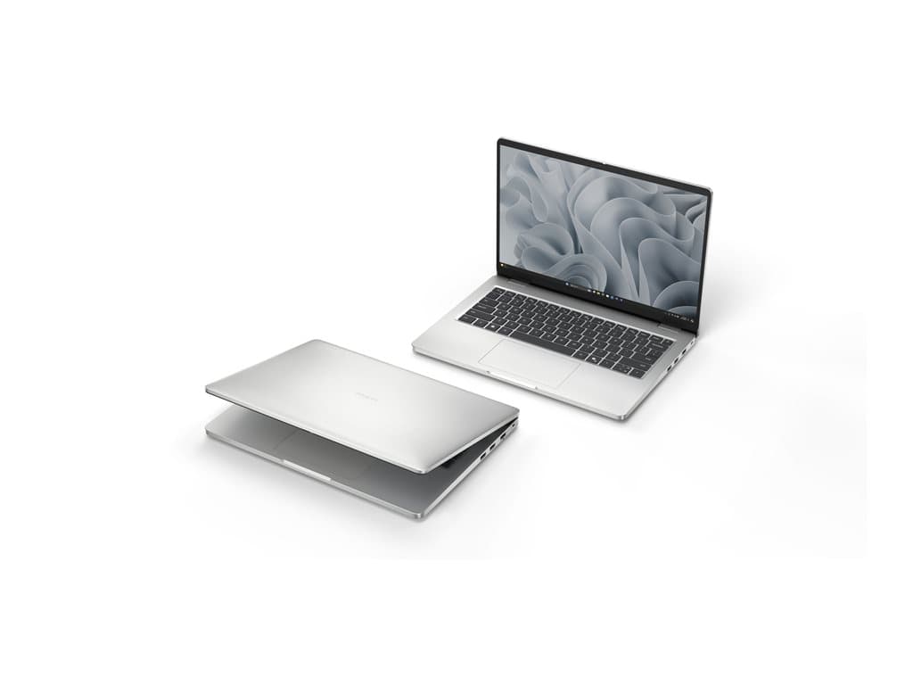 Dell Pro 14 Silver serija – Kompaktiška galia šiuolaikiniam verslui - AMD Ryzen 3 210 / 16GB / 256GB SSD / 14.0" FHD+ perspective 3